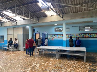 VotaÃ§Ã£o segue tranquila nos ColÃ©gios Ã‰rico e Gildo AluÃ­sio Schuck